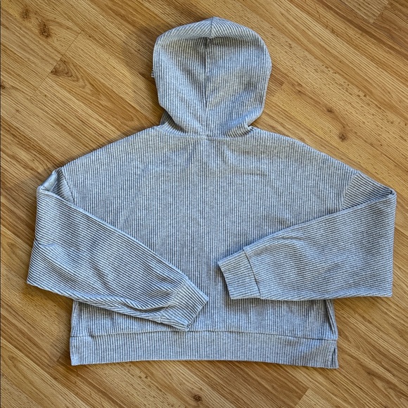 Alo Muse Hoodie ✨ size L - Picture 3 of 13